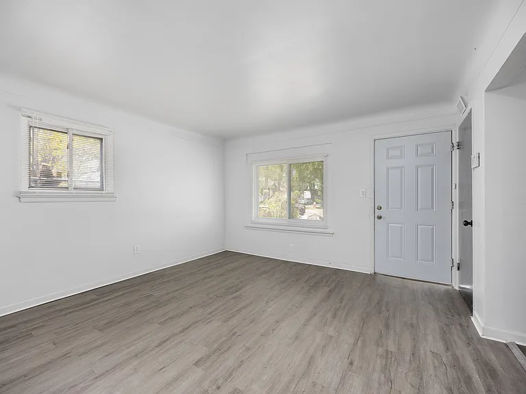 4004 Minnesota St — Photo 3