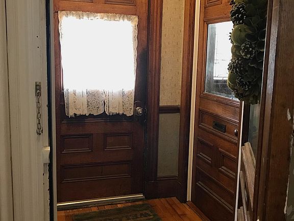 Entrance door and foyer