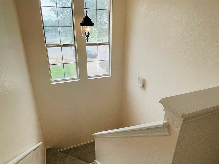 1817 Taron Cv — Photo 9