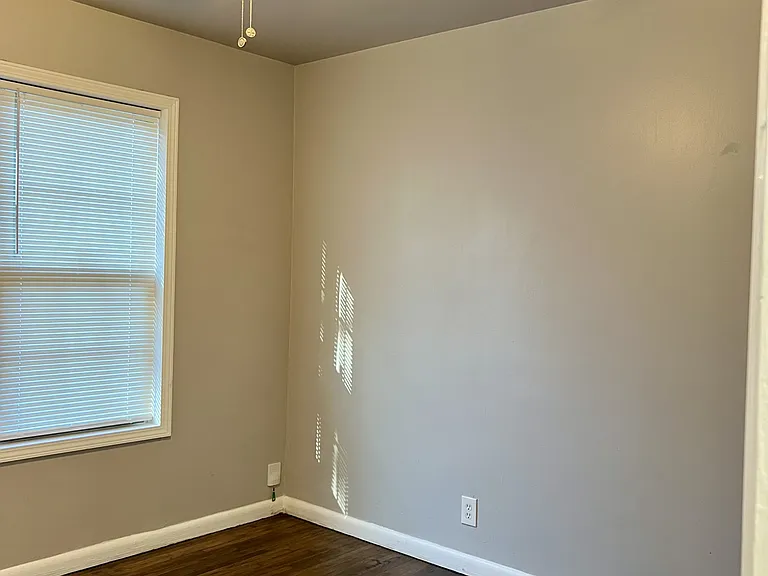 107 N Gillette Ave — Photo 17