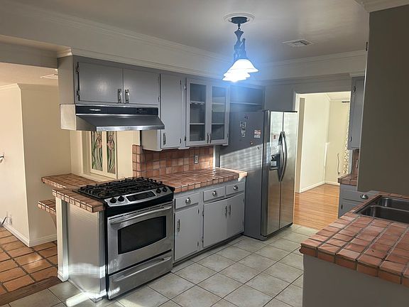 5th image of 5415 Adele Ave