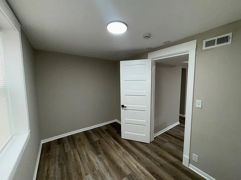 2360 S Sacramento Ave #BF — Photo 26