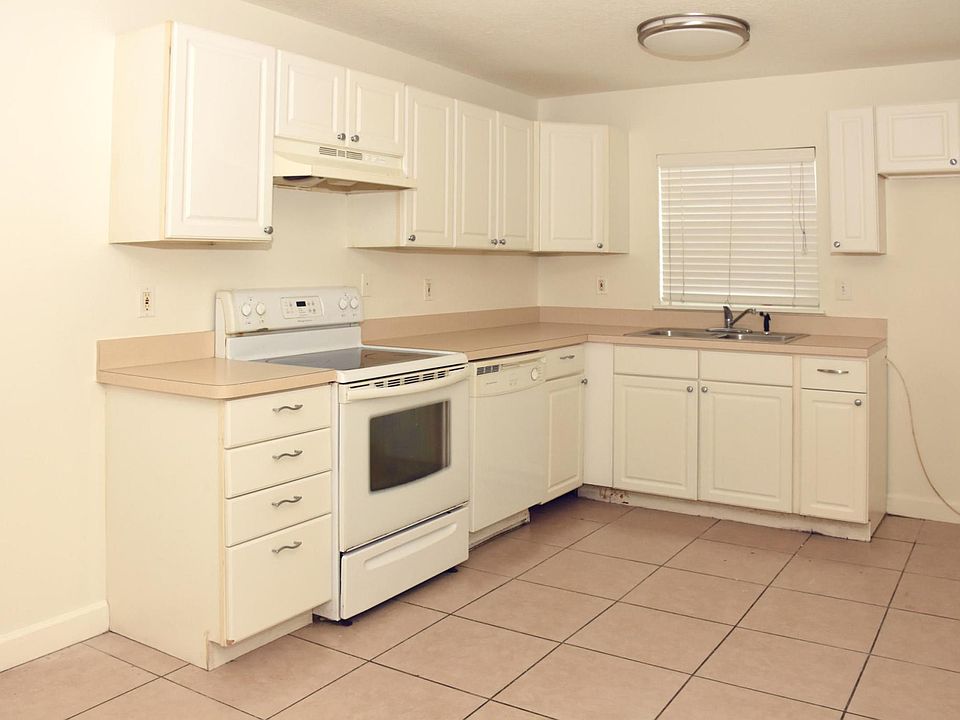 2nd image of 155 Ulster Ln