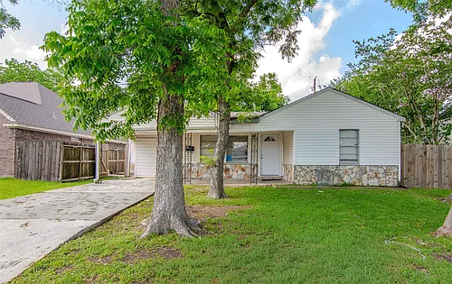 3119 Earl St Photo 1