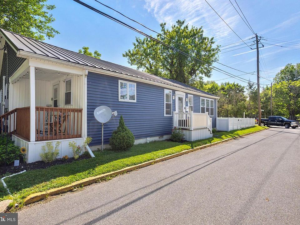 1st image of 100 Prospect St