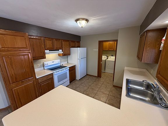 2nd image of 3705 Lucey St