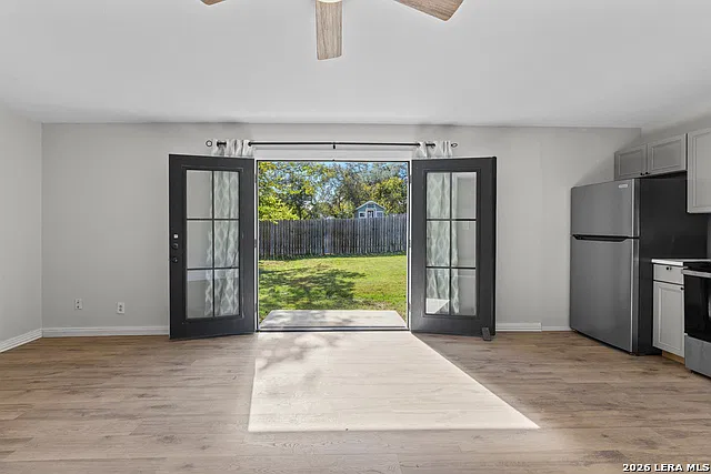 1 bed, 1.0 bath, 550 sqft, $1,300 — Photo 3