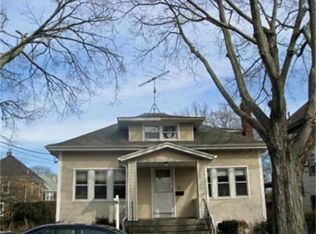 10 Maple Ave, Fairhaven, MA 02719