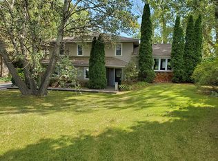 1711 Seymour Lake Rd, Oxford, MI 48371