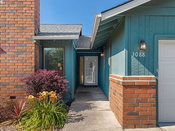 5th image of 3088 Eliot Dr