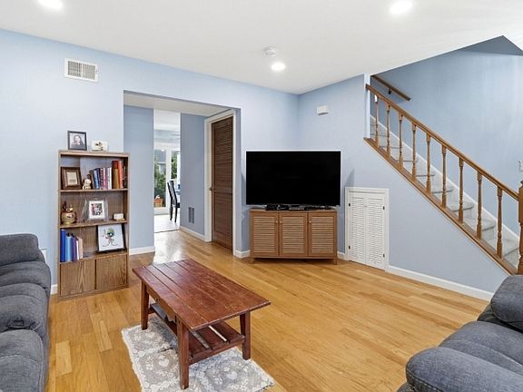 2nd image of 82 Cliffwood Ave