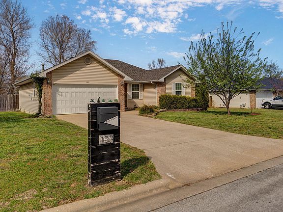2nd image of 123 E Nola Drive