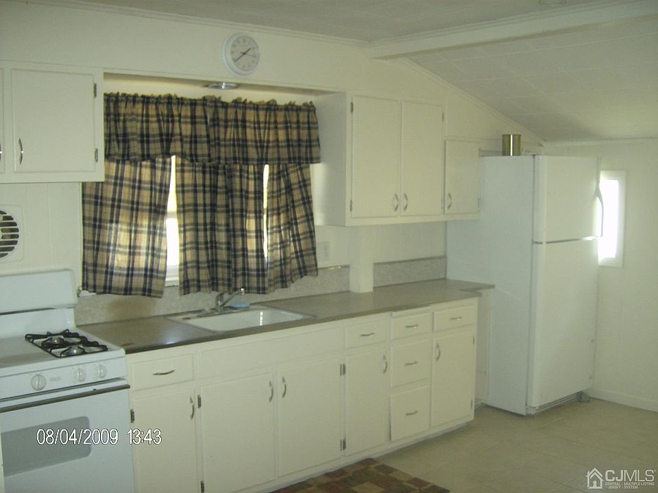 2nd image of 173 Orchard Ave