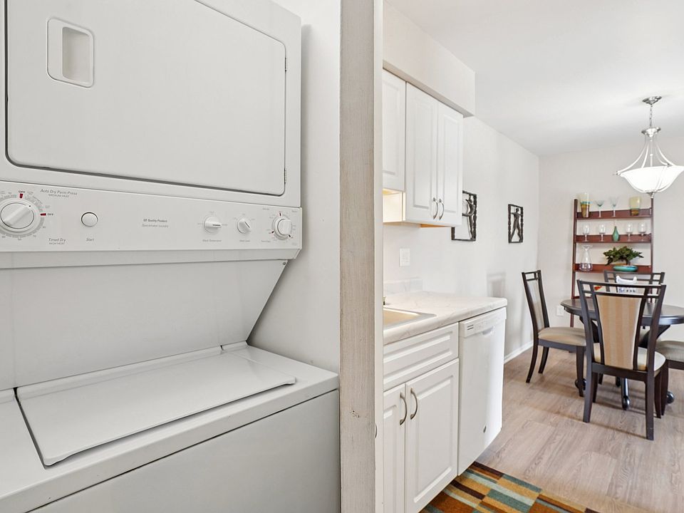 Washer/dryer in every apartment home!