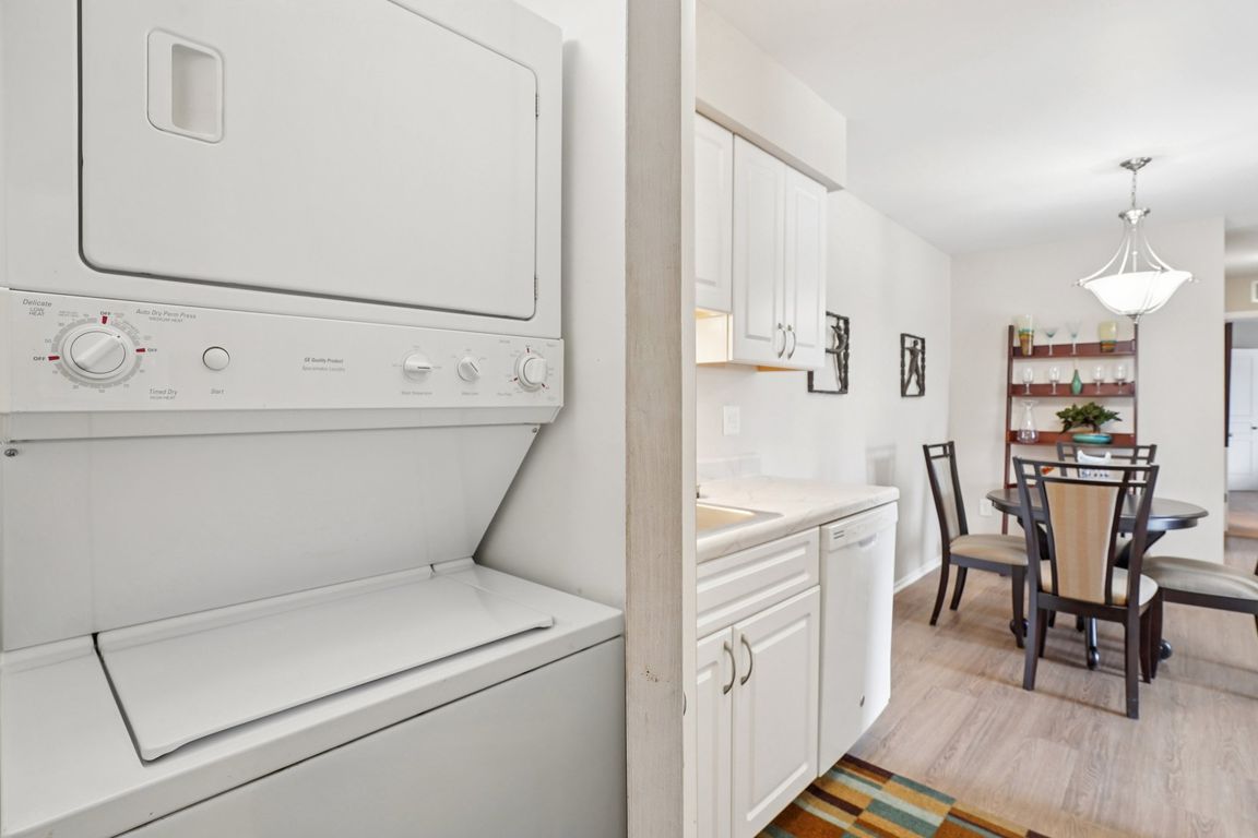 Washer/dryer in every apartment home!