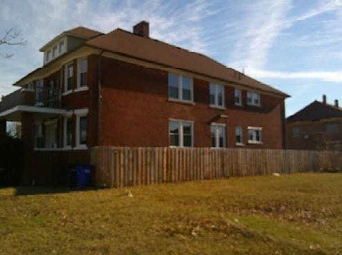 2nd image of 4899 Hillsboro St