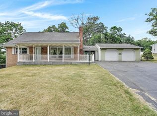 97 Schoolhouse Rd, Middletown, PA 17057