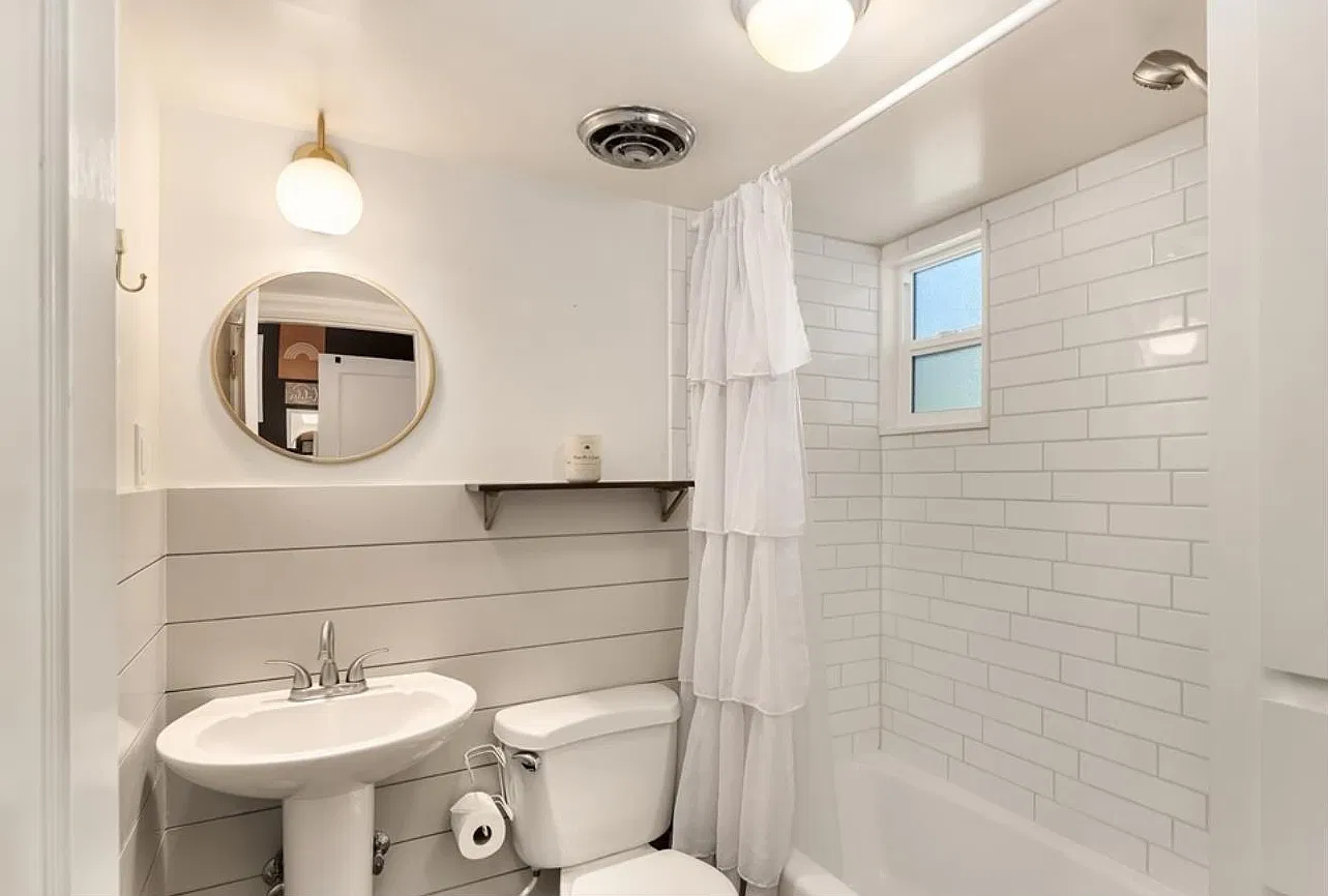 7 bed, 2470 sqft, $9,750 — Photo 3