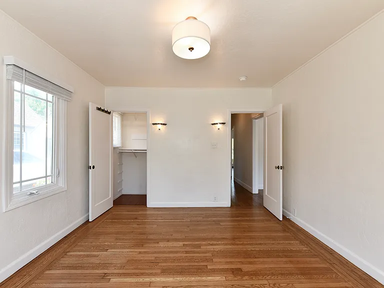 619 Seymour St — Photo 27