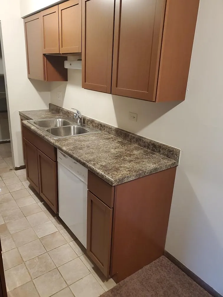 1 bed, $1,050 — Photo 2
