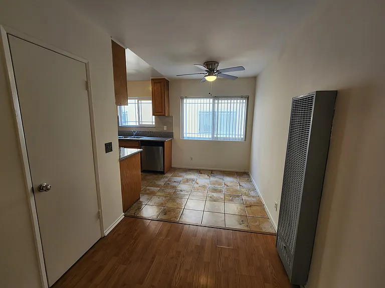 1141 Irving Ave #3 — Photo 7