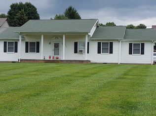 33282 Hillman Hwy, Glade Spring, VA 24340