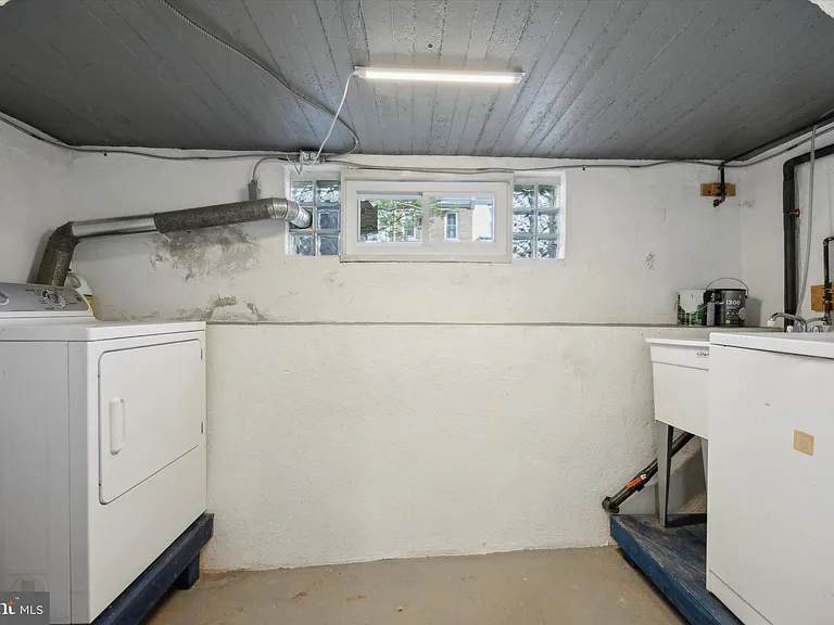 467 Ripka St — Photo 14