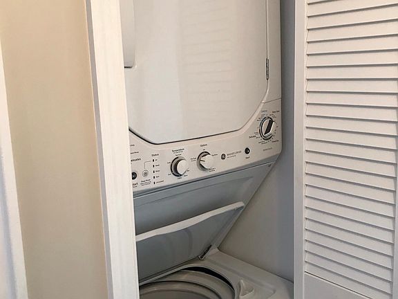3rd image of 2912 Peyton Randolph Dr APT 202