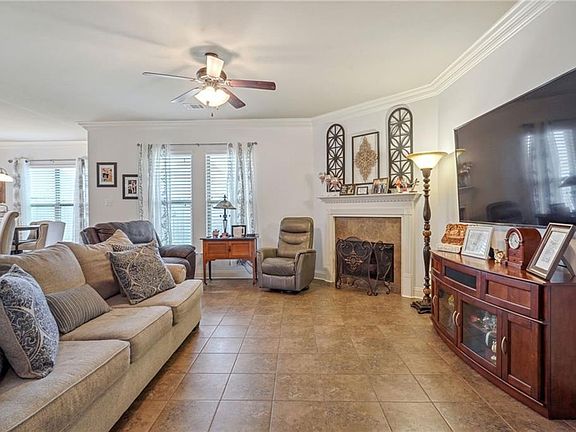 5th image of 959 Woodsprings Ct