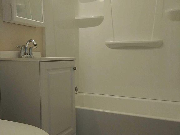 2nd image of 1477 Hall Ct