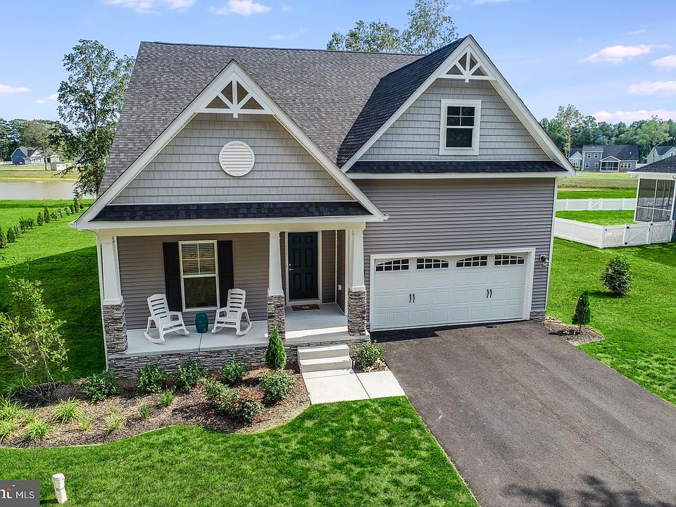 1st image of 20818 Woodlake Cir