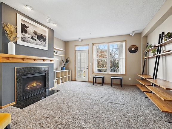3rd image of 1674 Village Trl E Unit 4