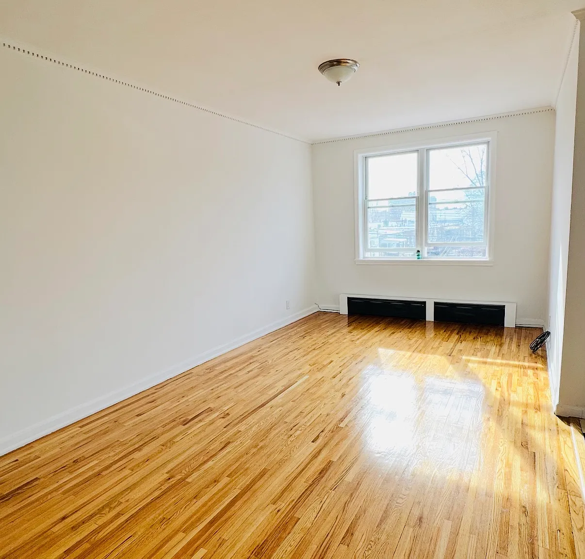 2 bed, 960 sqft, $2,400 — Photo 1