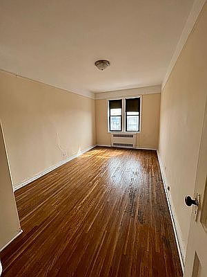 4th image of 2300 Kings Hwy APT 4D