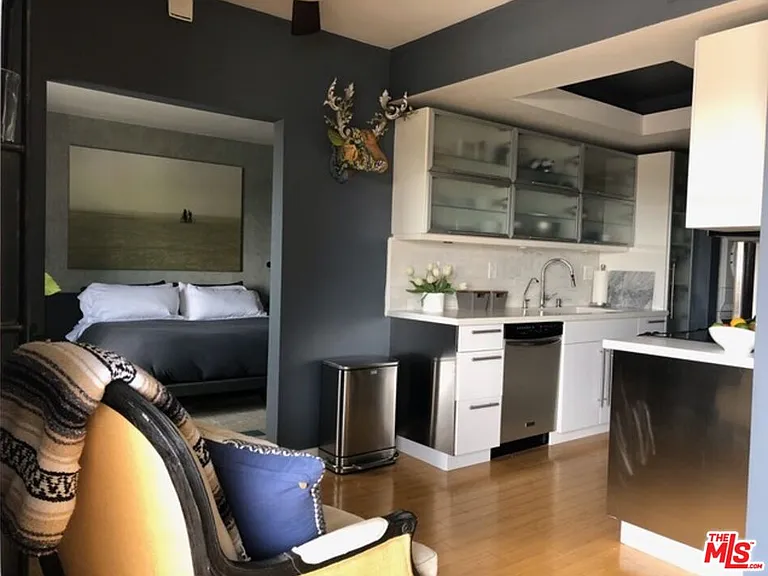 1131 Alta Loma Rd #407 — Photo 3