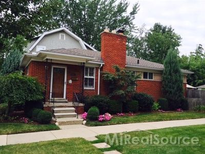 1678 Anita Ave, Grosse Pointe Woods, MI, 48236