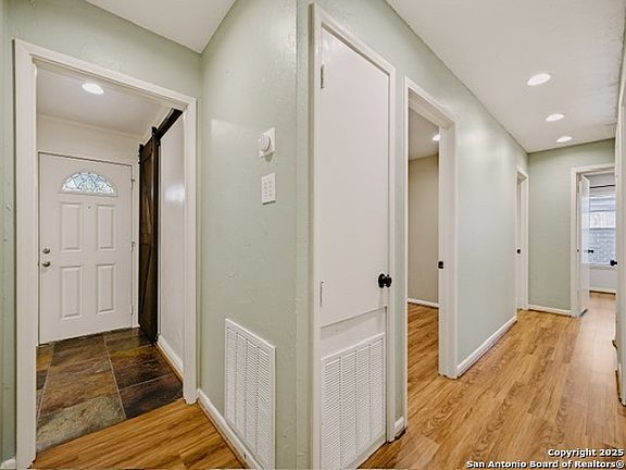 5th image of 4313 Driftwood PL