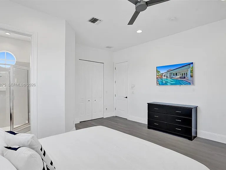 1207 SW 21st St — Photo 35