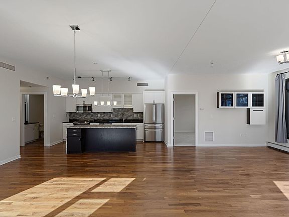 3rd image of 1120 S 2nd St APT 201