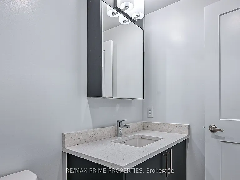 180 George St #508 — Photo 23