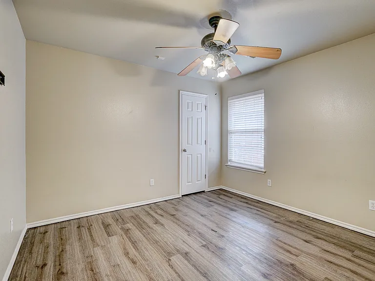 12324 SW 5th St — Photo 12