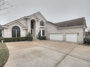 2 Applegreen Ct, The Hills, TX 78738