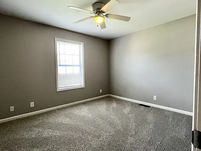 253-1A Executive Ave — Photo 4
