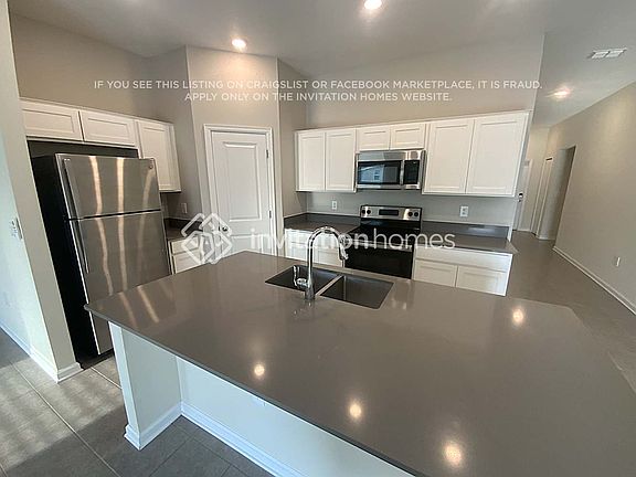 4th image of 4470 Holstein St