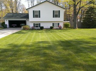 1631 W Giles Rd, Muskegon, MI 49445