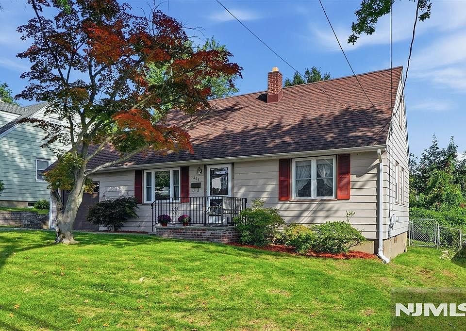1st image of 266 Adams Avenue