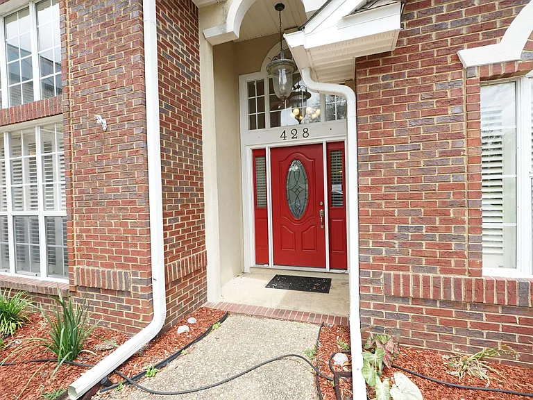 428 Riverchase Blvd — Photo 5