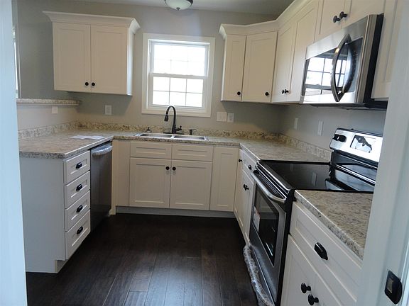 5th image of 113 E Winterberry Trl