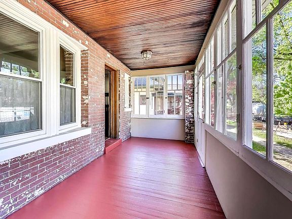 4th image of 812 S East Ave