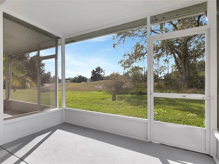 34902 Teeview Ln — Photo 11